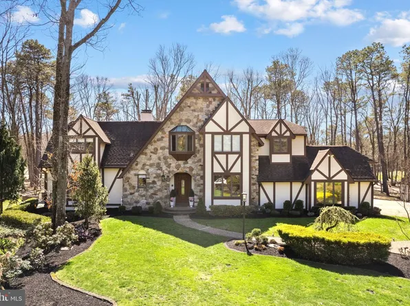 65 Stone Mountain Ln, Marlton, NJ 08053