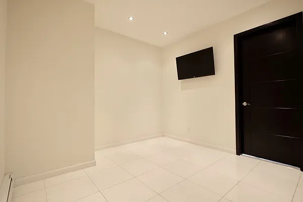 Rented by Keller Williams NYC | media 31