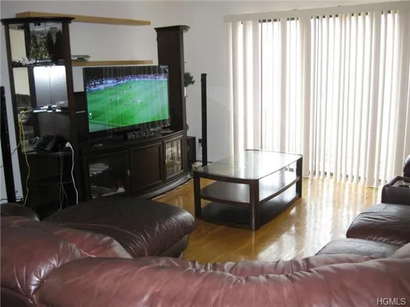 287 Pelham Rd, New Rochelle, NY 10805