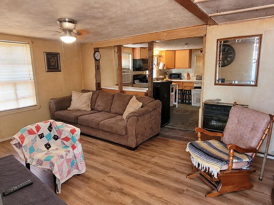 7th image of 114 Eclipse St