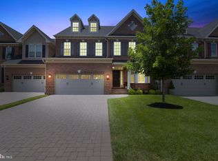 3 Rittenhouse Cir, Newtown, PA 18940