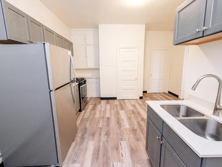 Pleasant Avenue Apartments — Photo 17