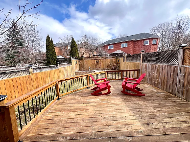 100 Woodroof Cres — Photo 21