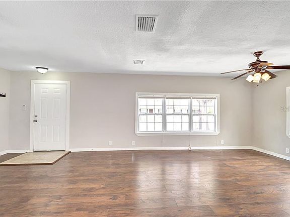3rd image of 9801 N Myrtle St