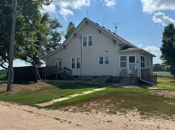 1824 County Road P, Fremont, NE 68025