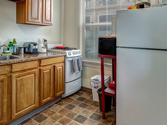 3rd image of 100 Prospect St APT 9