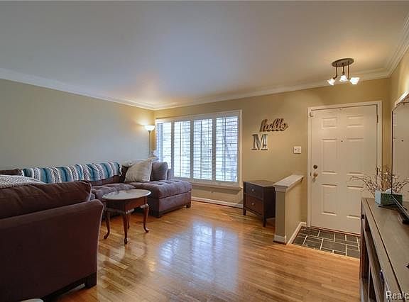 5th image of 37778 Greenwich St