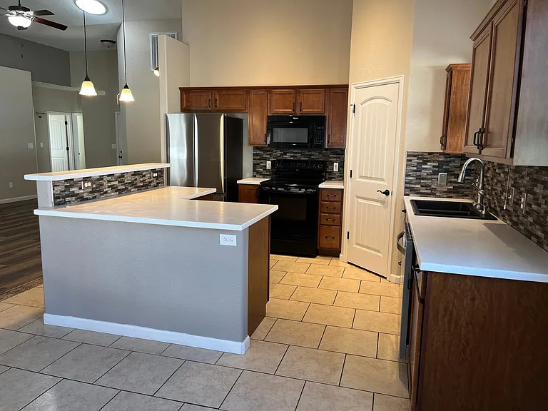 664 Tabor Ave — Photo 6