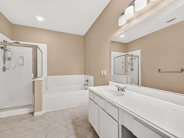 3223 Legends Creek Dr — Photo 13
