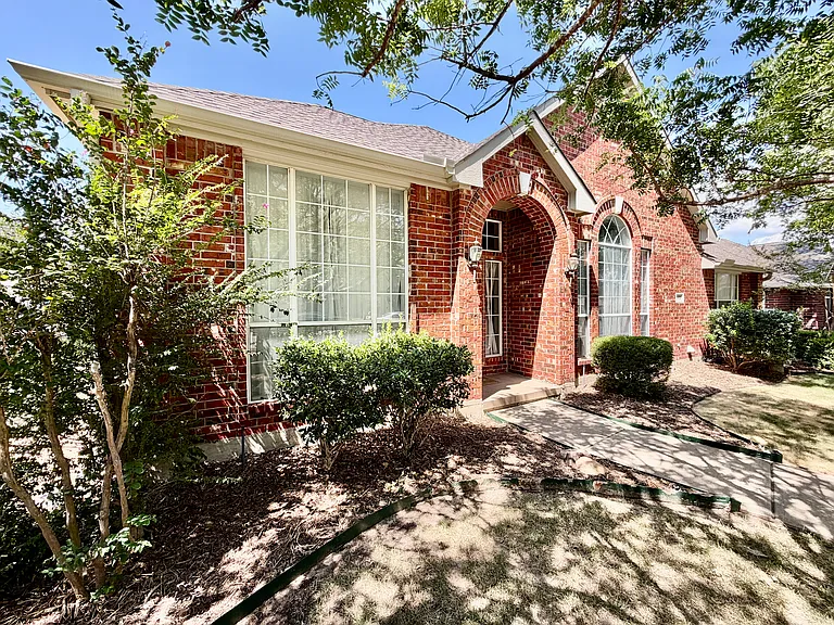 1632 Castle Pines Dr — Photo 2