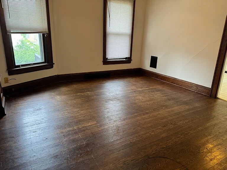 215 N Paterson St — Photo 14
