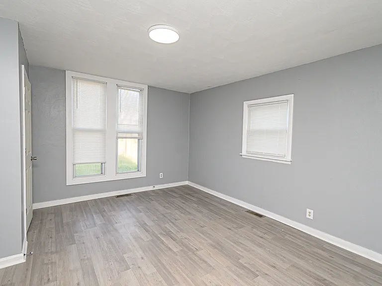 1314 Werner Ave — Photo 4