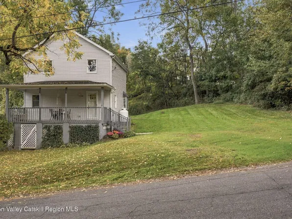 121 Canal Street, Port Ewen, NY 12466