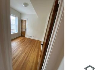 2057 W Birchwood Ave #2, Chicago, IL 60645