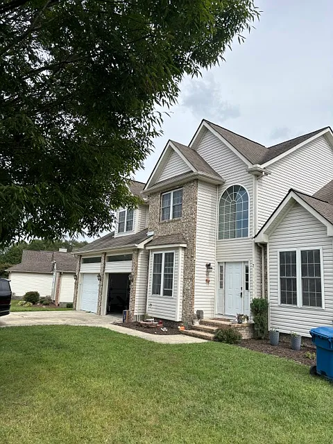4 bed, 2971 sqft, $2,800 — Photo 3