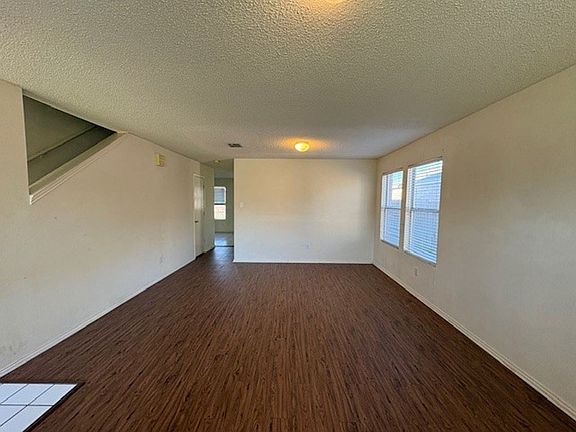 4th image of 2923 Barberini Dr