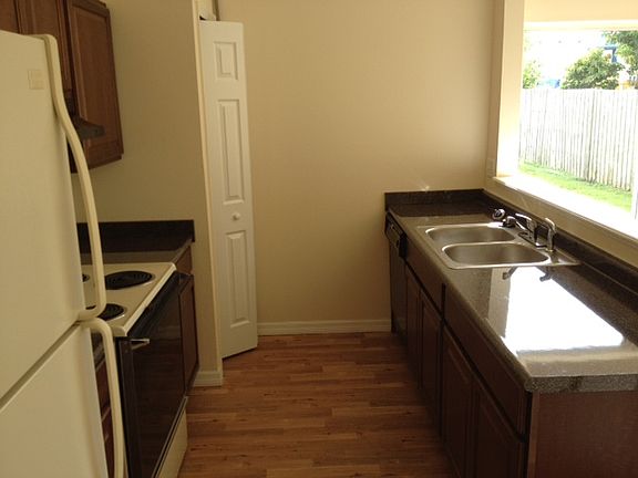 4th image of 11610 Purple Lilac Cir