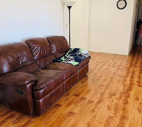 3rd image of 2725 Helmsley Dr