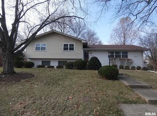 5925 N Trenton Ln, Peoria, IL