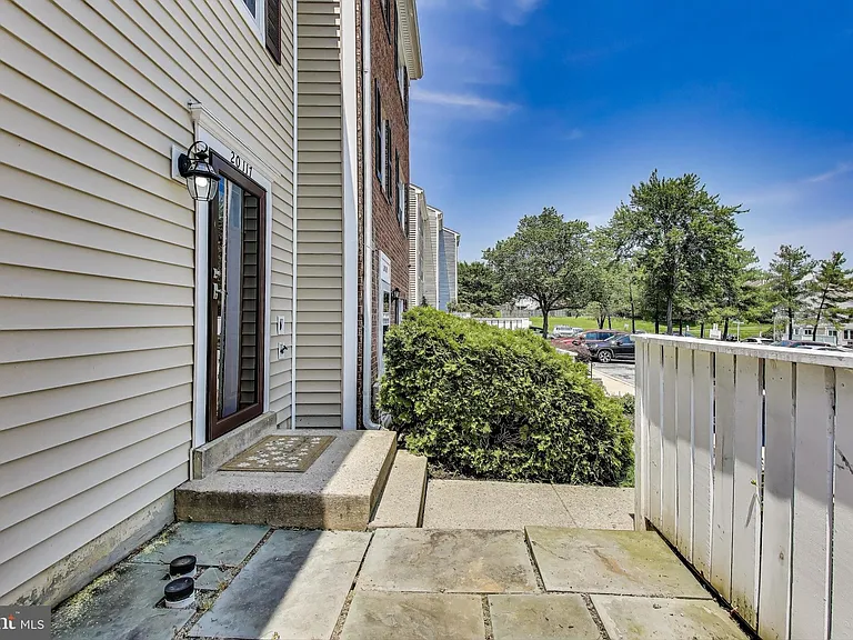 20117 Locustdale Dr #306 — Photo 4