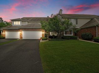 33051 N Stone Manor Dr, Grayslake, IL 60030