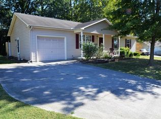 3220 Deer Lake Dr, Knoxville, TN 37912
