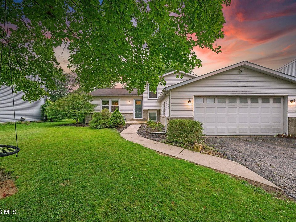 1st image of 379 Birchdale Rd