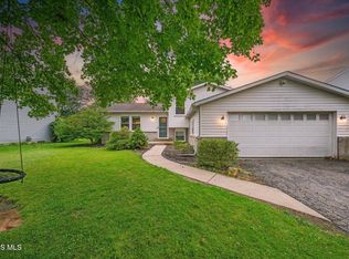 379 Birchdale Rd, Perrysburg, OH 43551
