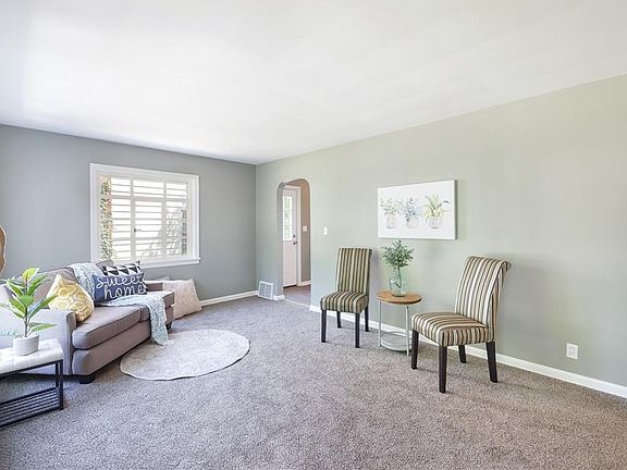 3rd image of 251 Melbourne Ave