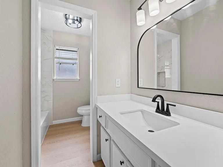 1923 Winding Creek Dr — Photo 19