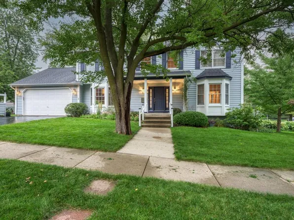 202 N Wilmette Ave, Westmont, IL 60559