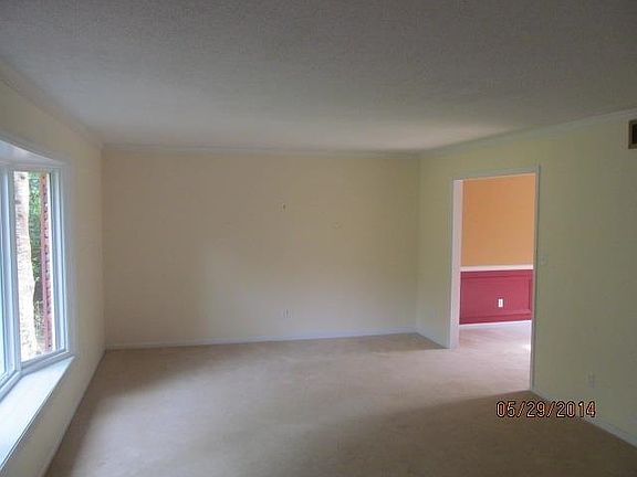 3rd image of 105 7th St NE
