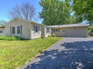 117 W Karen Dr, Decatur, IL 62526