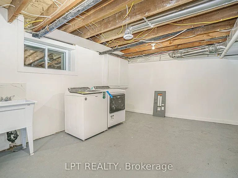 2112 Alta Vista Dr — Photo 27