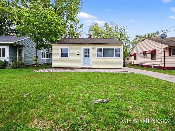 2nd image of 1083 Amity Ave