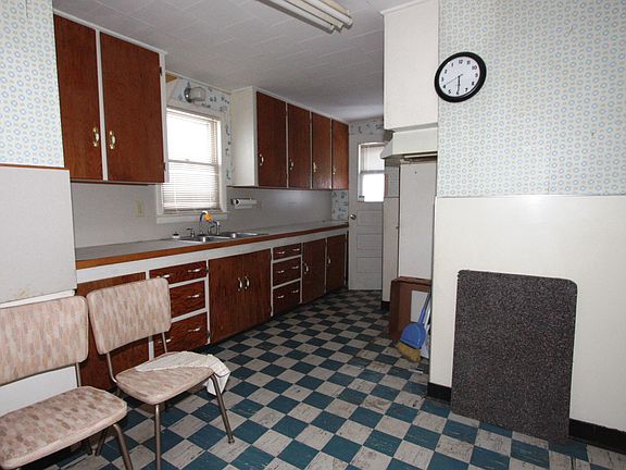 5th image of 812 Vulcan St