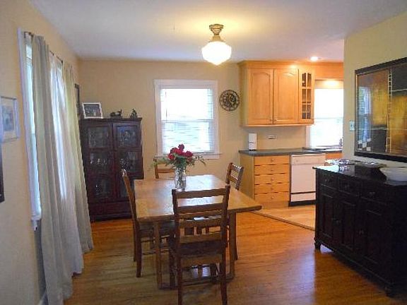 5th image of 832 Home Ave