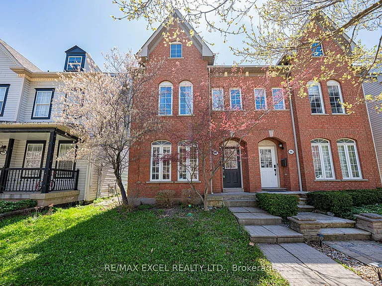 98 Georgian Dr — Photo 1