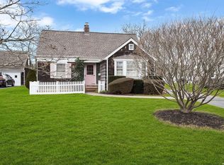 21 Benson Ave, Sayville, NY 11782