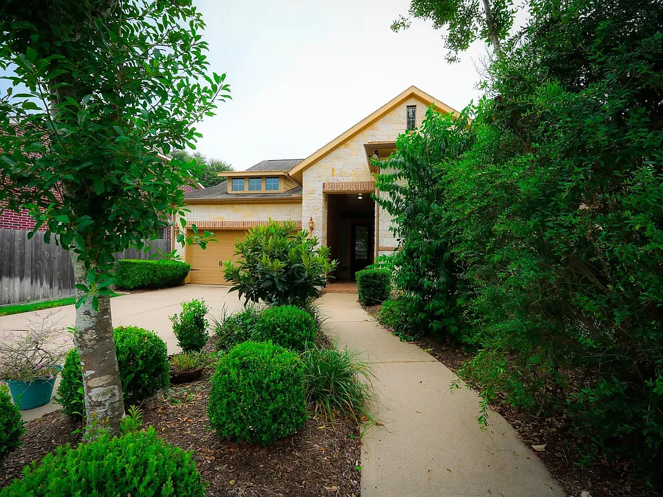 6514 Monrovia Ln