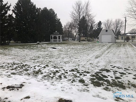 3rd image of 421 N Park Ln