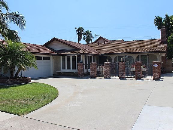 3rd image of 3192 Oak Knoll Dr