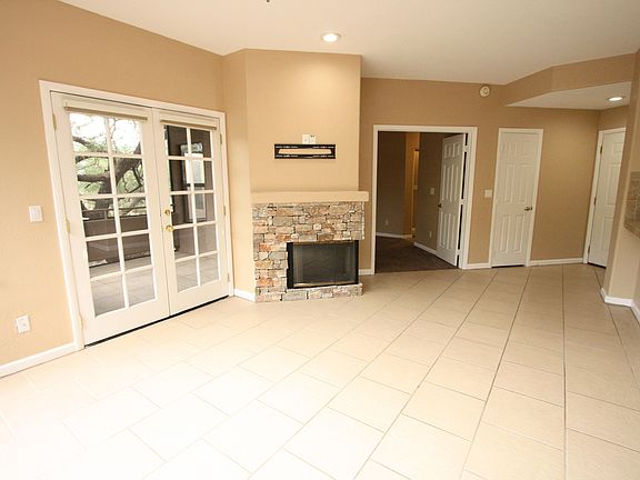 3rd image of 6655 N Canyon Crest Dr