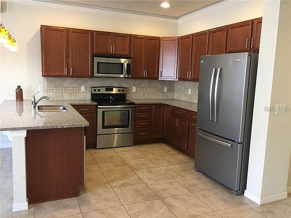 3rd image of 5111 Caspian St