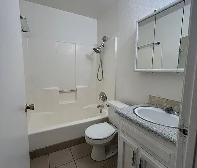 21055 Santa Barbara Dr #C — Photo 9