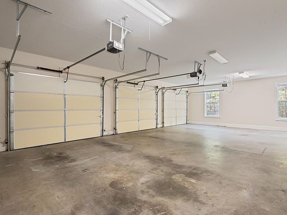 3rd image of 8662 Abraham Ln