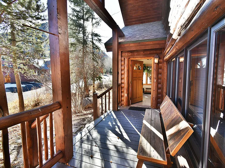 97 Sunset Dr — Photo 3