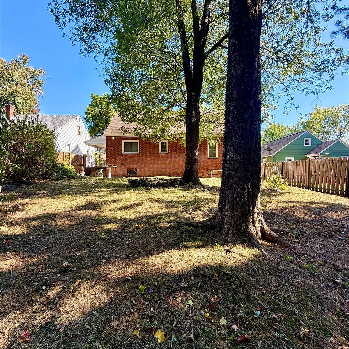 2 bed, 1.0 bath, 1190 sqft, $3,000 — Photo 2