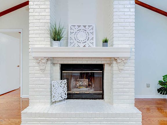 4th image of 11882 Olde Oaks Ct S