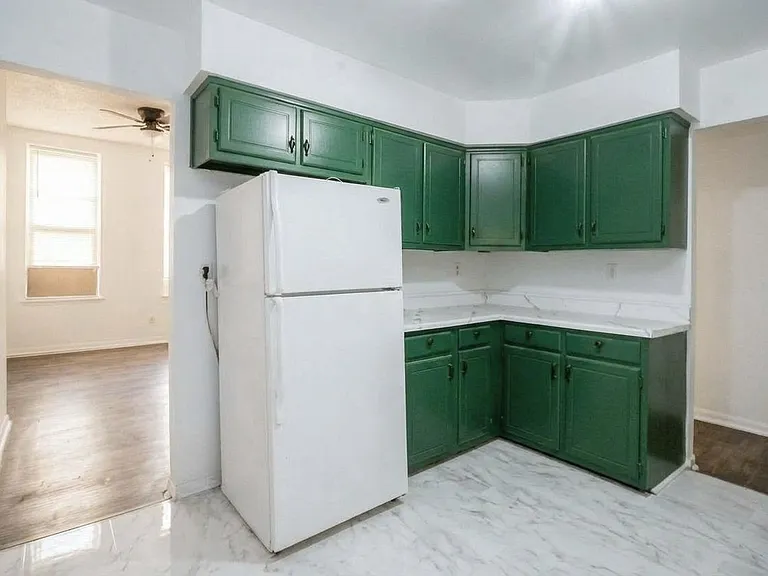 1806 W Diamond St — Photo 5